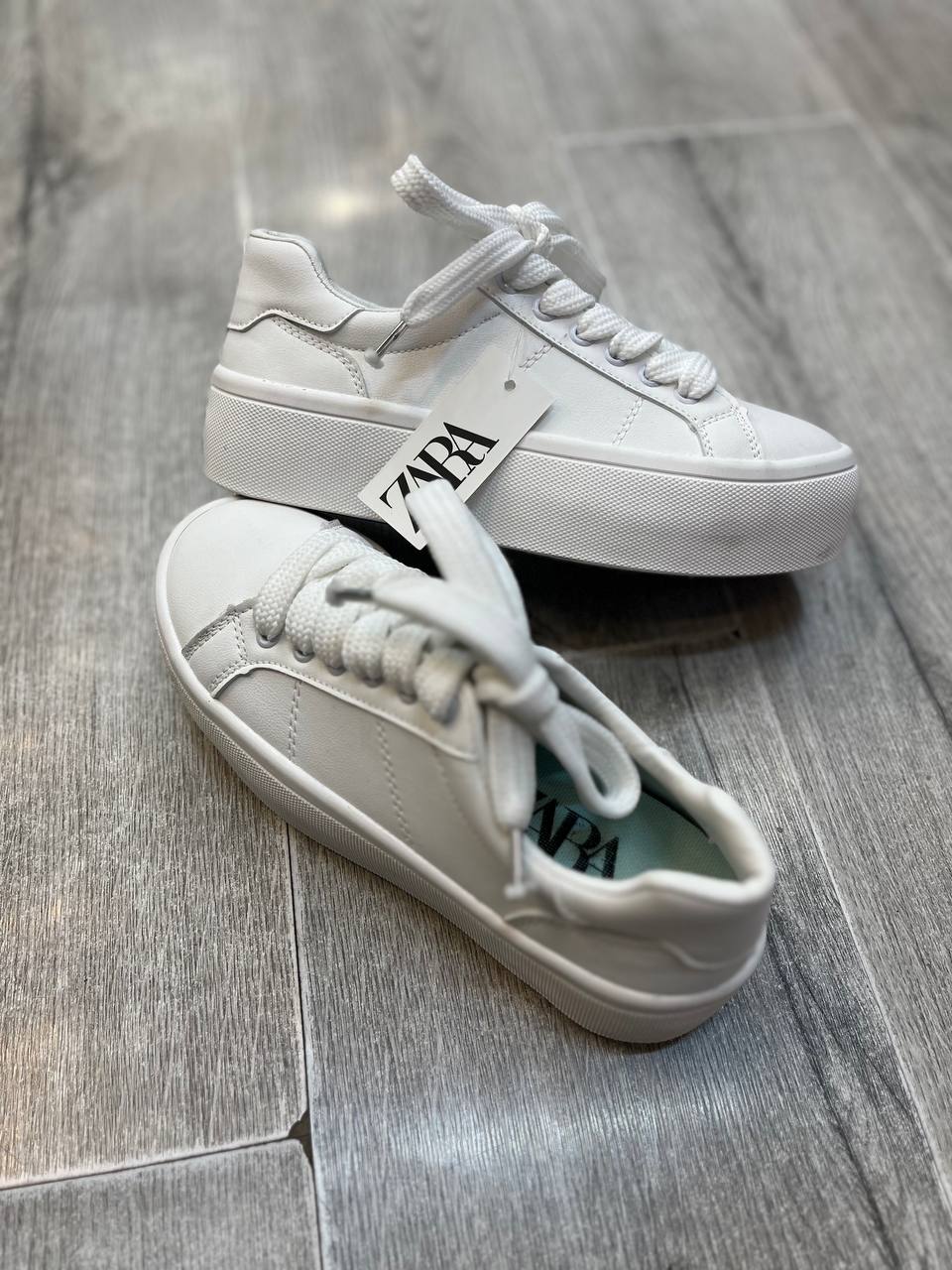 ونس زارا اسنیکرز