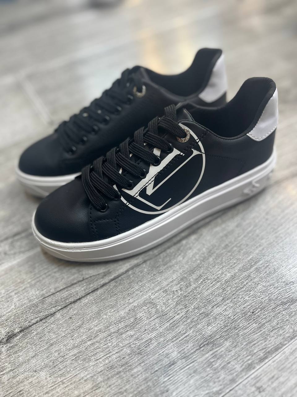 ونس لوئی ویتون