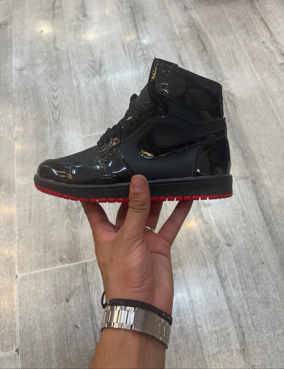 ایر جردن 1 ساقدار